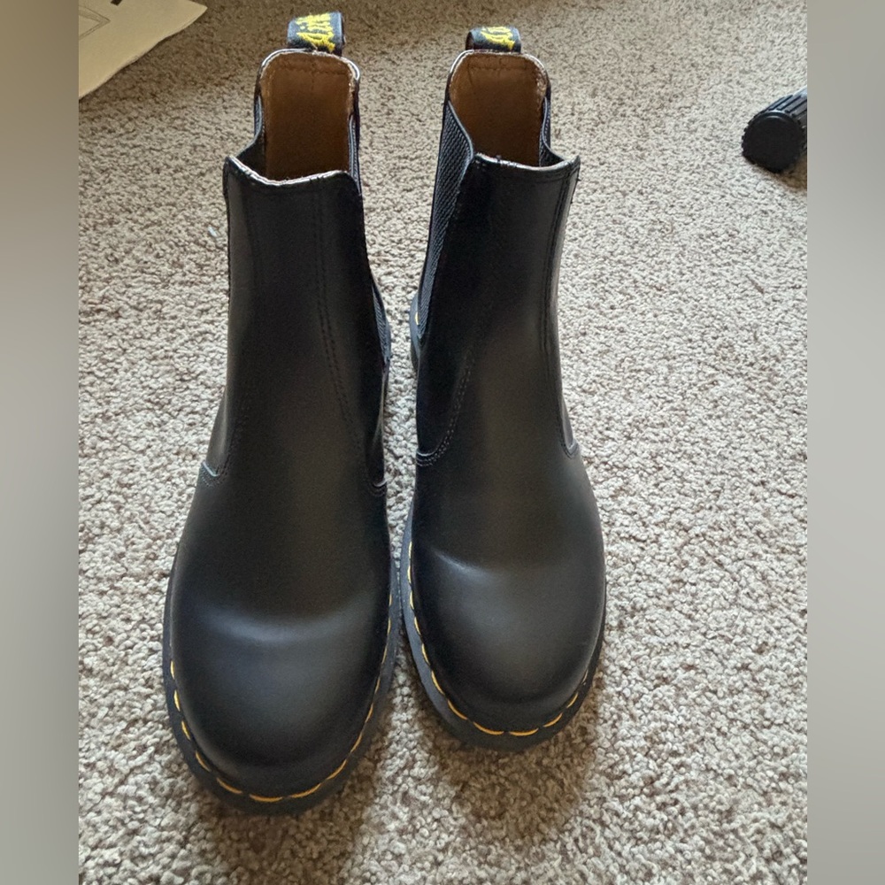 Dr. Martens Black Leather Slip-On Chelsea Boots men’s 8 women’s 9